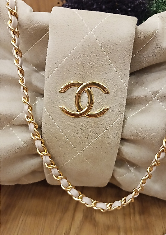 Chanel Bow Krem