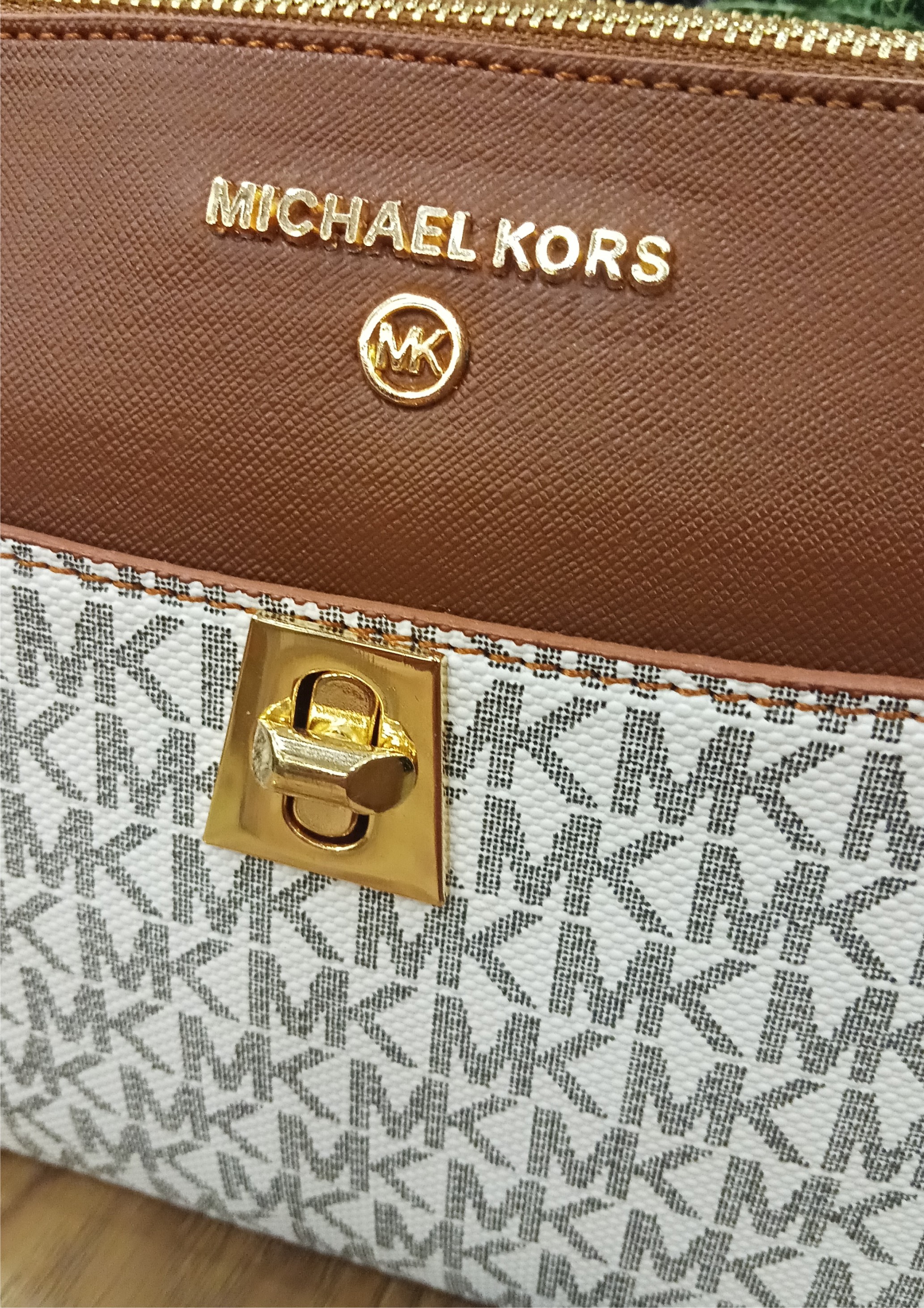Michael Kors Kolonlu